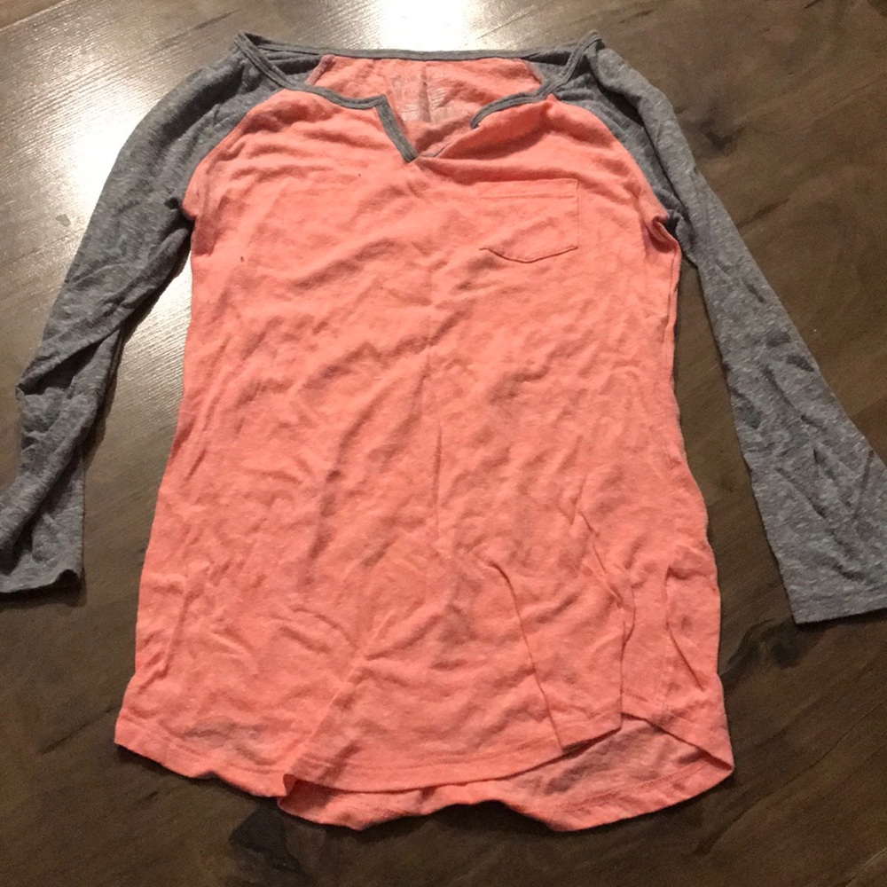 V neck baseball tee